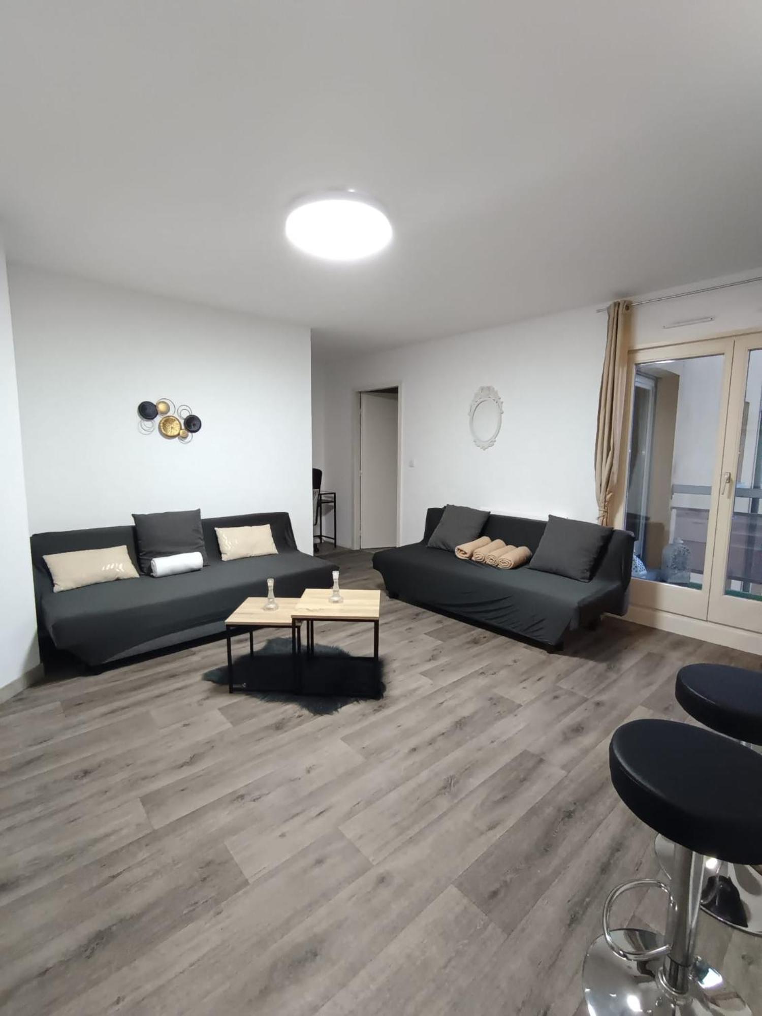 Douillet-Kanamappart-Euroairport Apartment Saint-Louis  Exterior photo