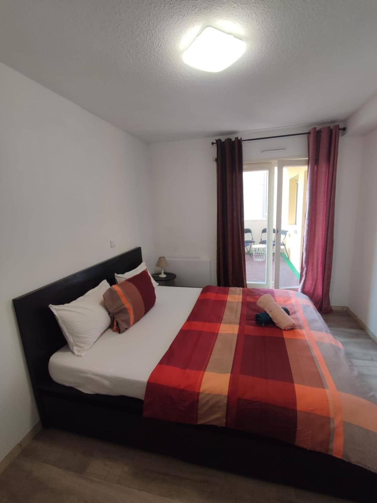 Douillet-Kanamappart-Euroairport Apartment Saint-Louis  Exterior photo