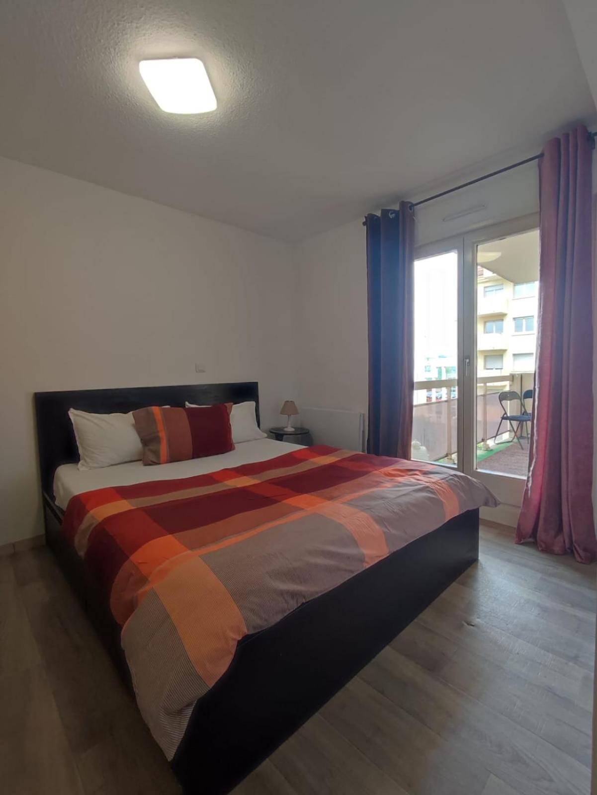 Douillet-Kanamappart-Euroairport Apartment Saint-Louis  Exterior photo