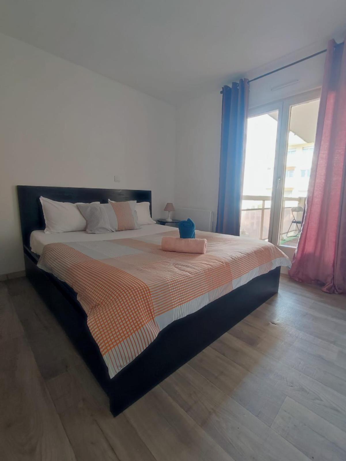Douillet-Kanamappart-Euroairport Apartment Saint-Louis  Exterior photo