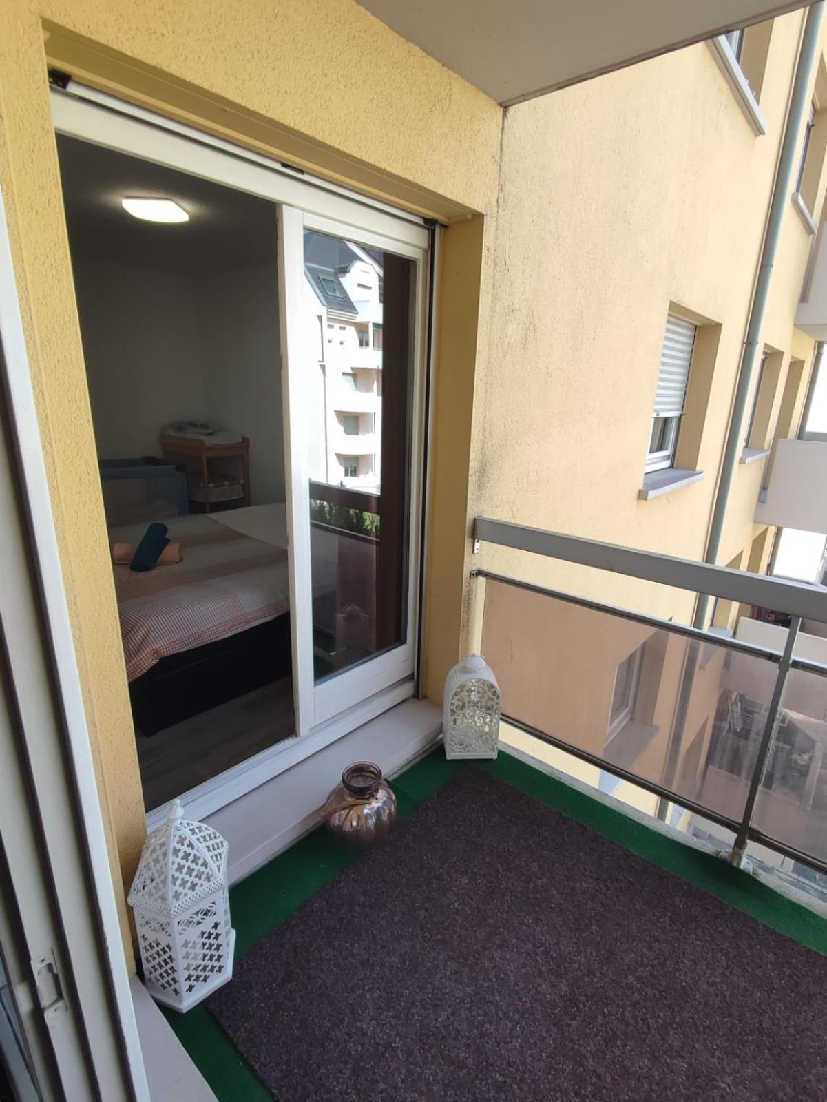 Douillet-Kanamappart-Euroairport Apartment Saint-Louis  Exterior photo