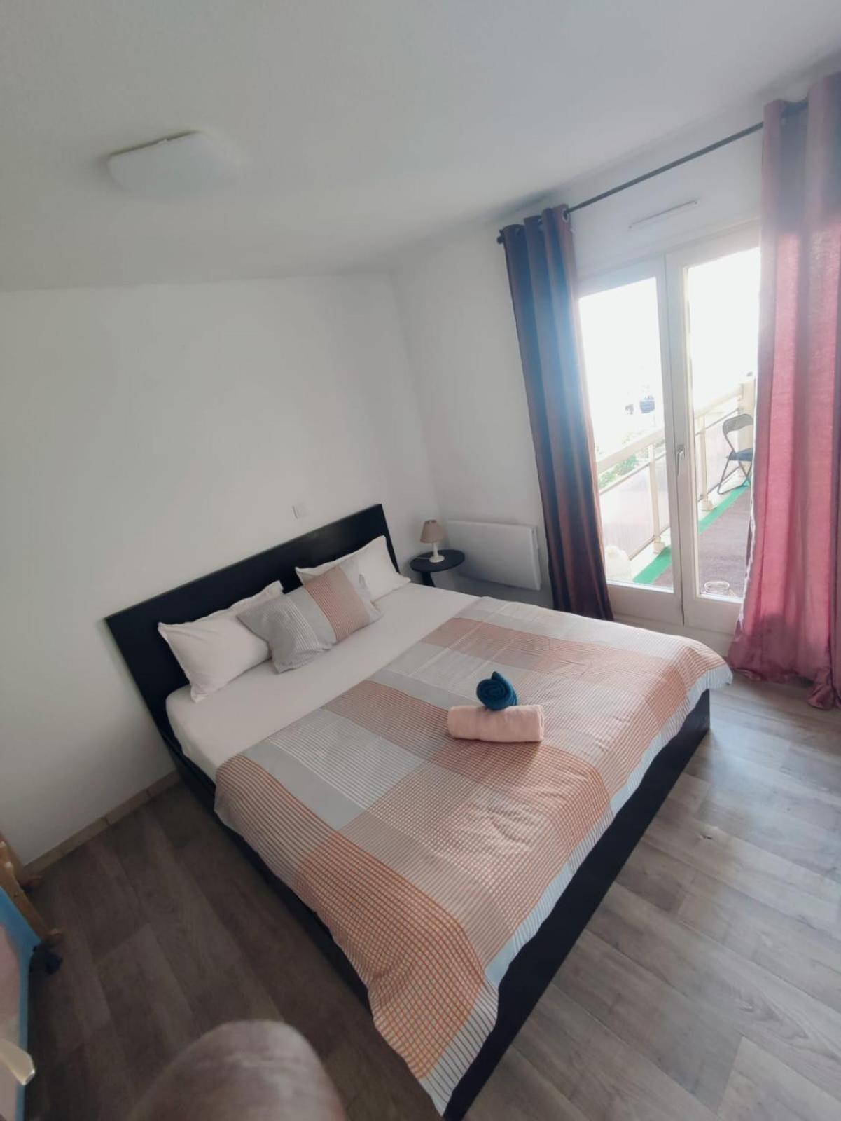 Douillet-Kanamappart-Euroairport Apartment Saint-Louis  Exterior photo